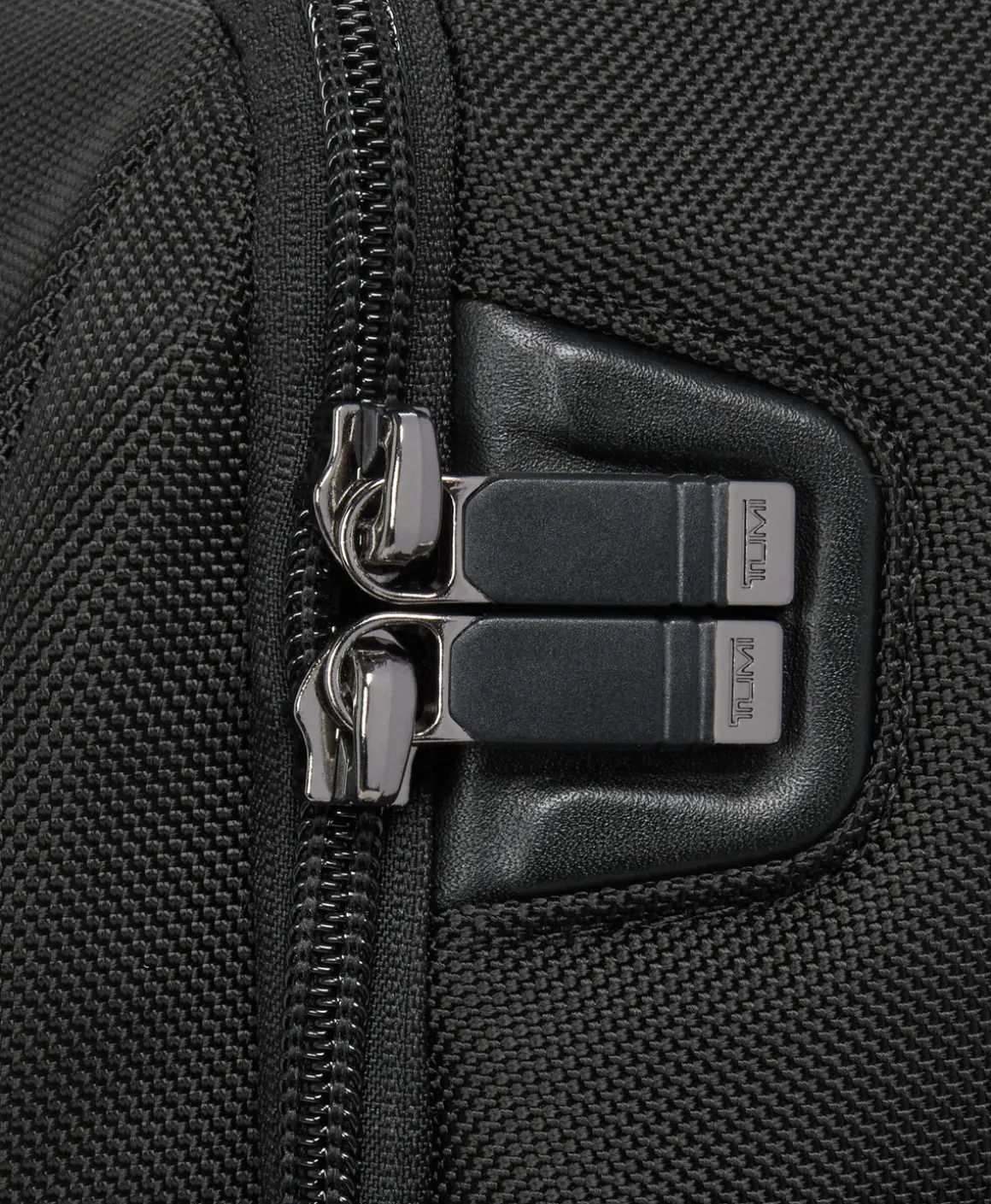 ALPHA Large 17" Aktetas